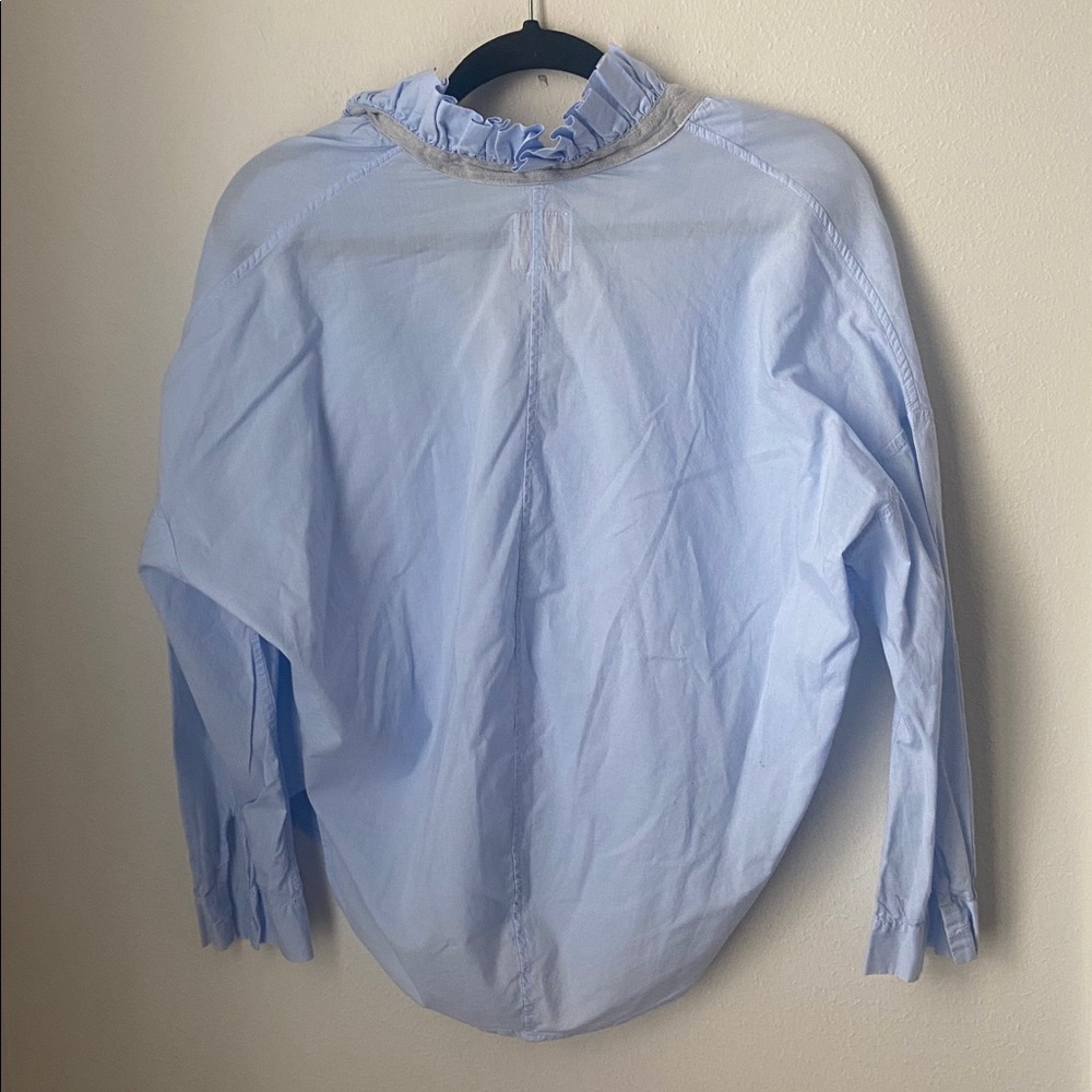 A Shirt Thing Penelope Light Blue Ruffle Neck Popover Blouse P/S - Picture 2 of 5
